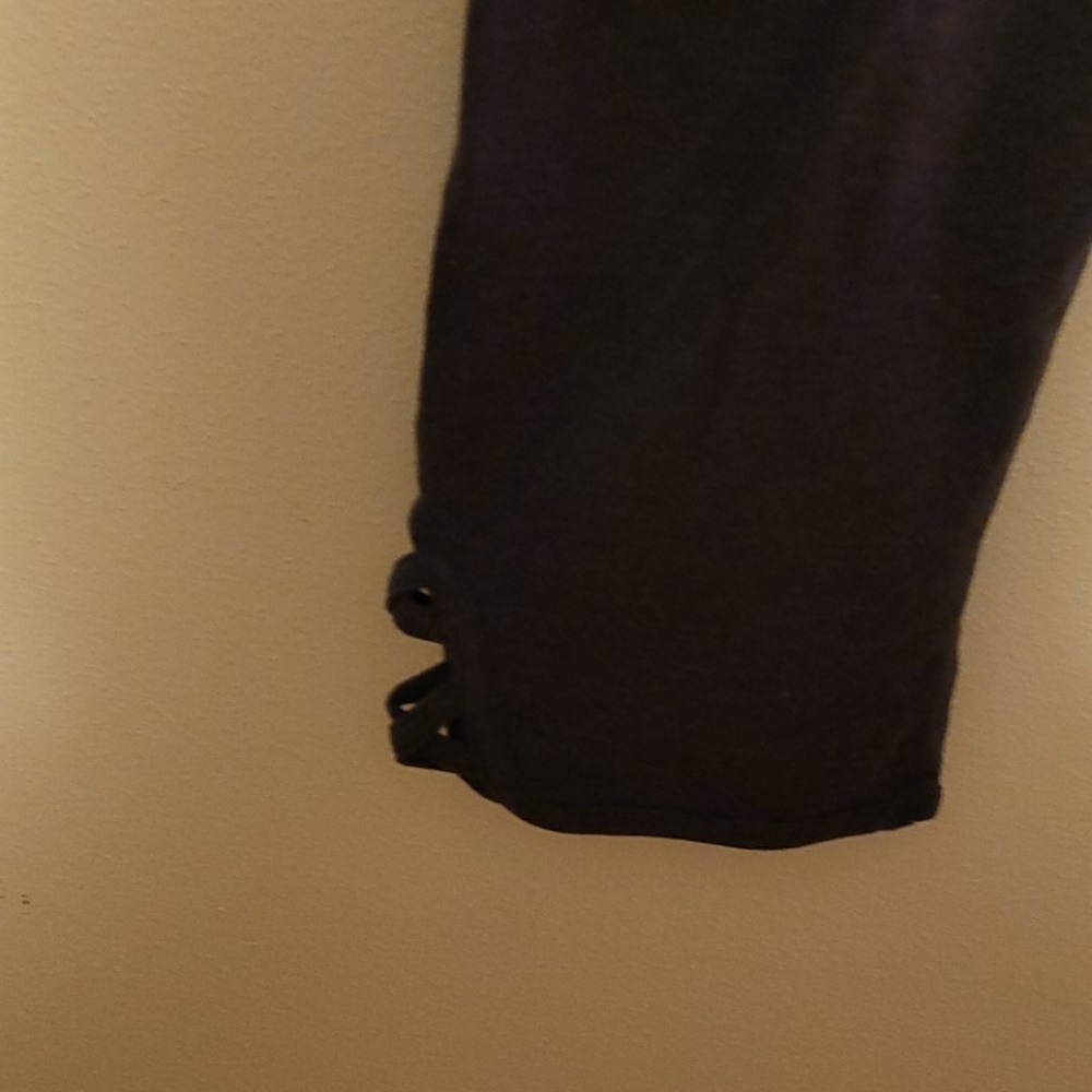 Workout capris - Picture 2 of 3
